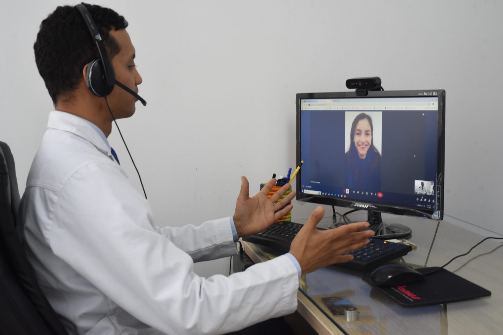 Consulta ginecológica virtual con el Dr. Camilo Muñoz